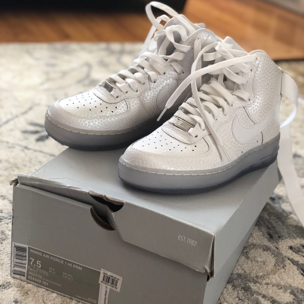 Women’s Air Force 1 premium high tops